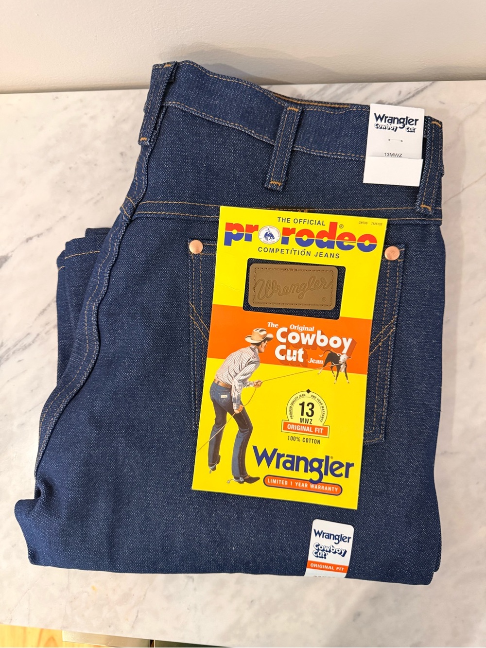 Wrangler Cowboy Cut Men's Jeans - Dark Blue. NWT. Size 33 x 33.